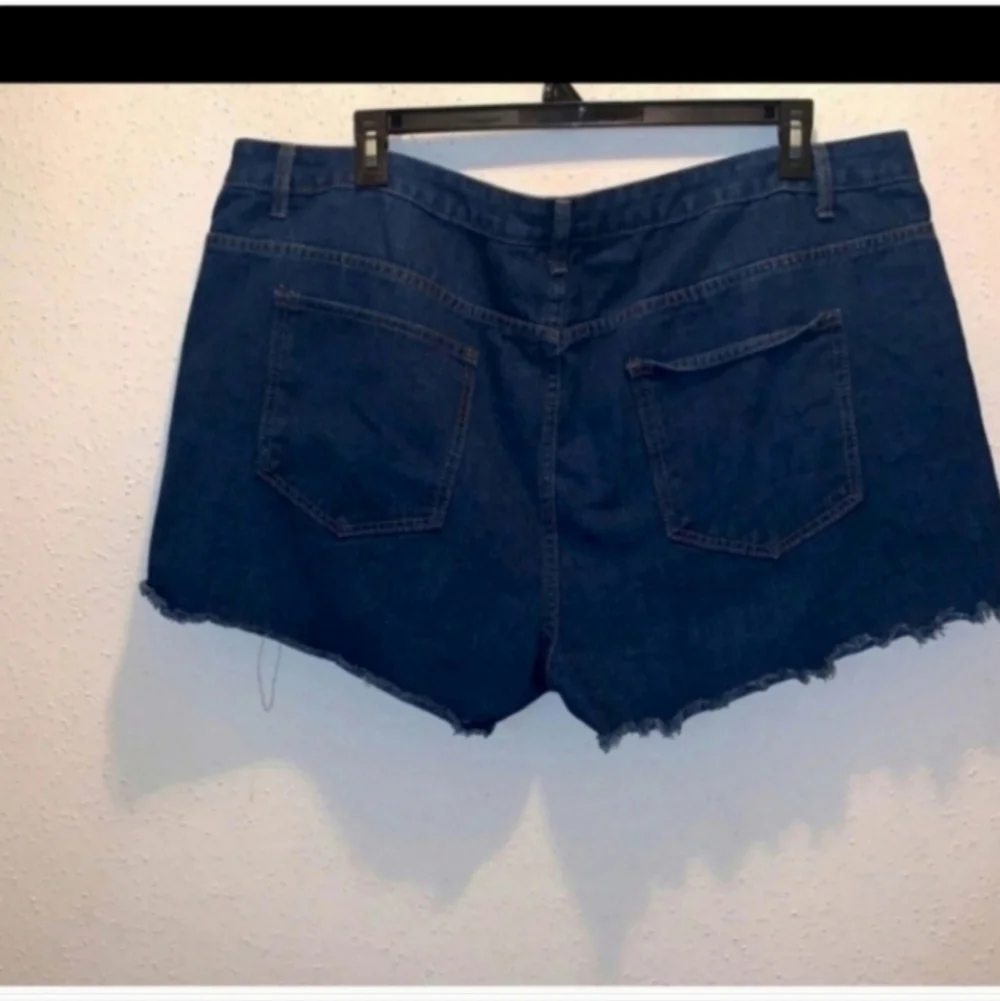 Boohoo denim shorts size 20